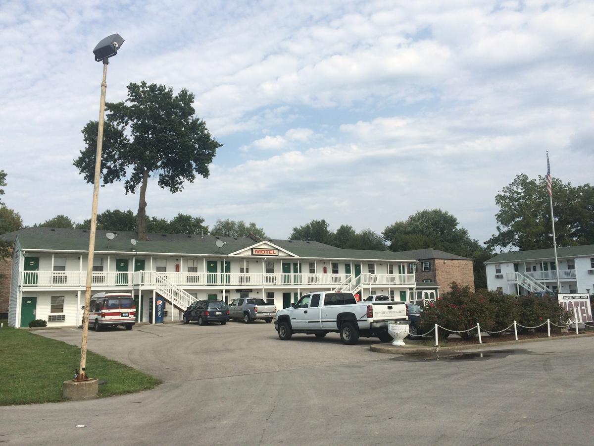 Hoosier Travel Lodge Джеферсънвил Екстериор снимка